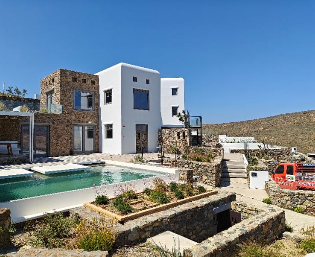 home elaioxromatismoi mykonos Διονύσης Ξένος. Ελαιοχρωματισμοί, Θερμοπροσόψεις, Ανακαινίσεις Κτιρίων